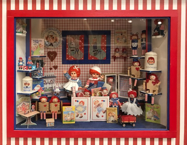 Barbara Fairbanks's Raggedy Ann and Andy Roombox