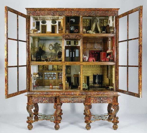 Dolls__house_of_Petronella_Oortman-1024x928