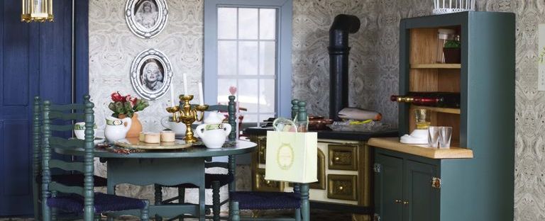 photo of dollhouse kitchen